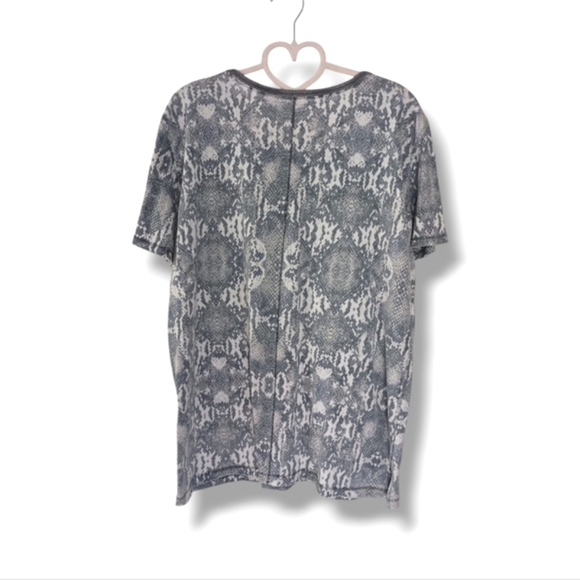 Free People Tourist Tee in Black Combo Snake Size Medium - Picture 3 of 5